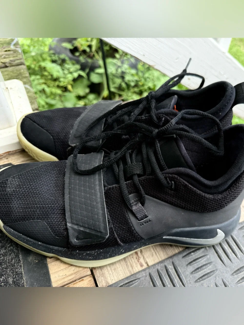 Nike Men’s Black Athletic Trainer with Midfoot Strap